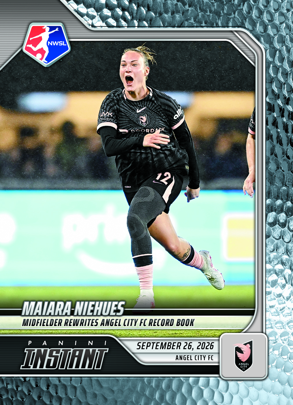 Detailed Image of Maiara Niehues - 2026 Panini Instant NWSL #188 - Metallic /5