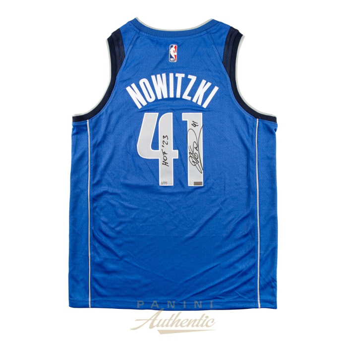 Product image for -Dirk Nowitzki Autographed